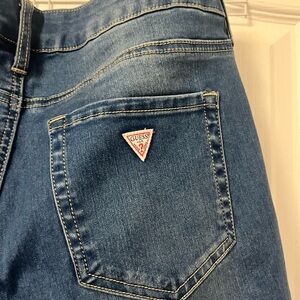 Guess Blue Jeans with Decorative Stitching and Classic Fit